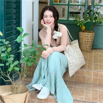 春色无边满绿波